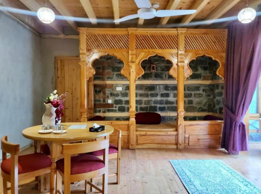 Riverdale Gilgit Eksteriør billede